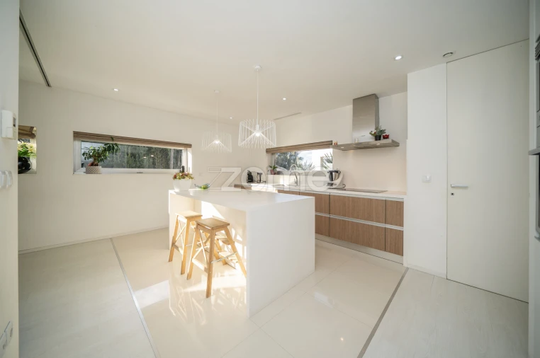 Moradia T4 para Venda em Lage Foto 9