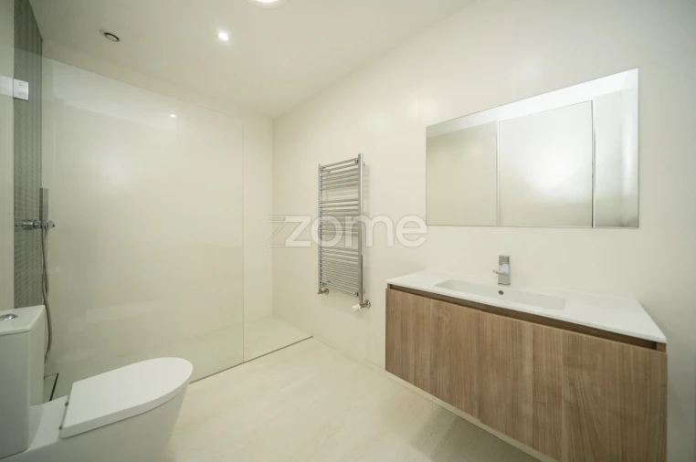 Moradia T4 para Venda em Lage Foto 31