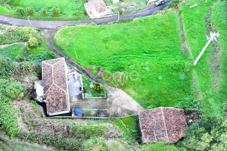 Moradia T2 para Venda em Santo Espirito Foto 4