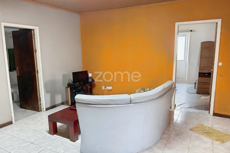 Moradia T2 para Venda em Santo Espirito Foto 12