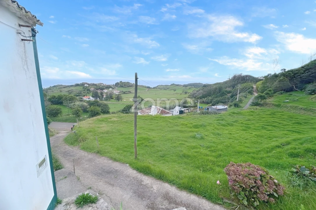 Moradia T2 para Venda em Santo Espirito Foto 4