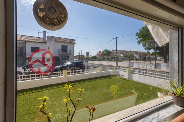 Loja para Cedência de Quotas em Samora Correia Foto 12