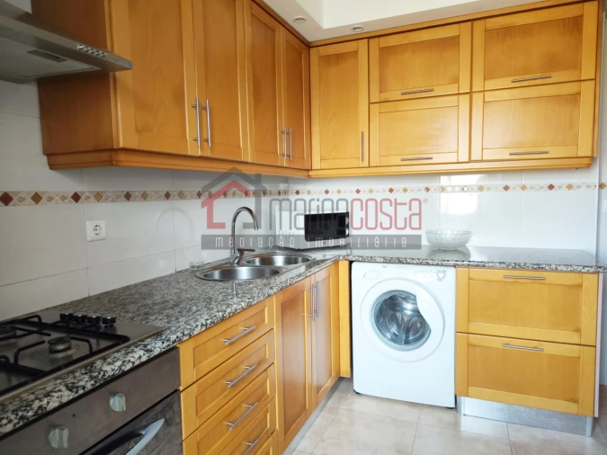 Apartamento T2 para Venda em Peniche Foto 4