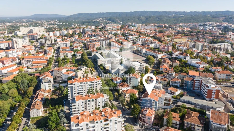 Apartamento T8 para Arrendamento em Sé Nova, Santa Cruz, Almedina e São Bartolomeu Foto 32