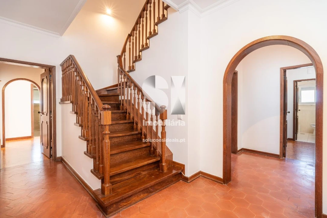 Apartamento T8 para Arrendamento em Sé Nova, Santa Cruz, Almedina e São Bartolomeu Foto 2