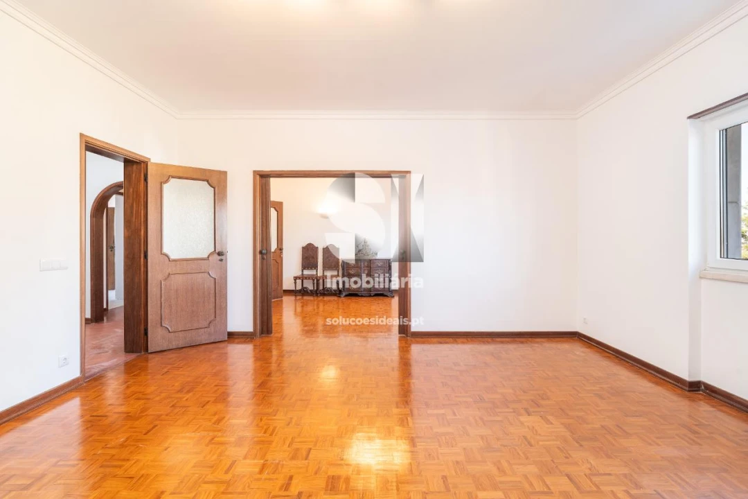 Apartamento T8 para Arrendamento em Sé Nova, Santa Cruz, Almedina e São Bartolomeu Foto 4