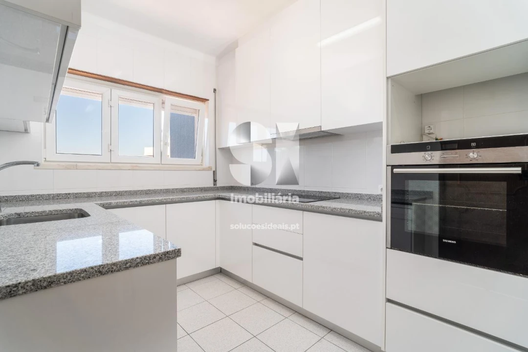 Apartamento T8 para Arrendamento em Sé Nova, Santa Cruz, Almedina e São Bartolomeu Foto 6