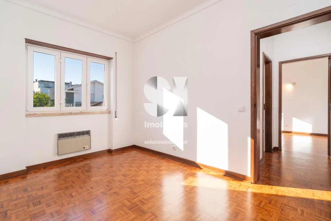 Apartamento T8 para Arrendamento em Sé Nova, Santa Cruz, Almedina e São Bartolomeu Foto 14