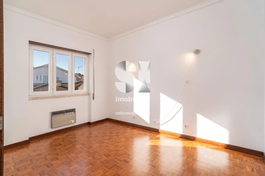 Apartamento T8 para Arrendamento em Sé Nova, Santa Cruz, Almedina e São Bartolomeu Foto 16