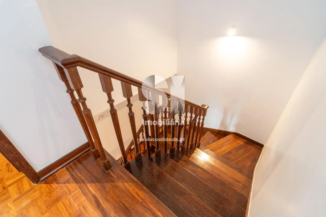 Apartamento T8 para Arrendamento em Sé Nova, Santa Cruz, Almedina e São Bartolomeu Foto 17