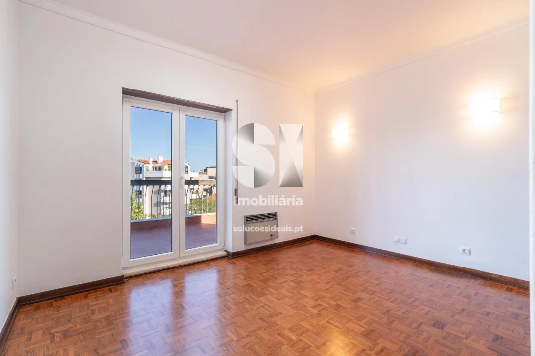 Apartamento T8 para Arrendamento em Sé Nova, Santa Cruz, Almedina e São Bartolomeu Foto 19