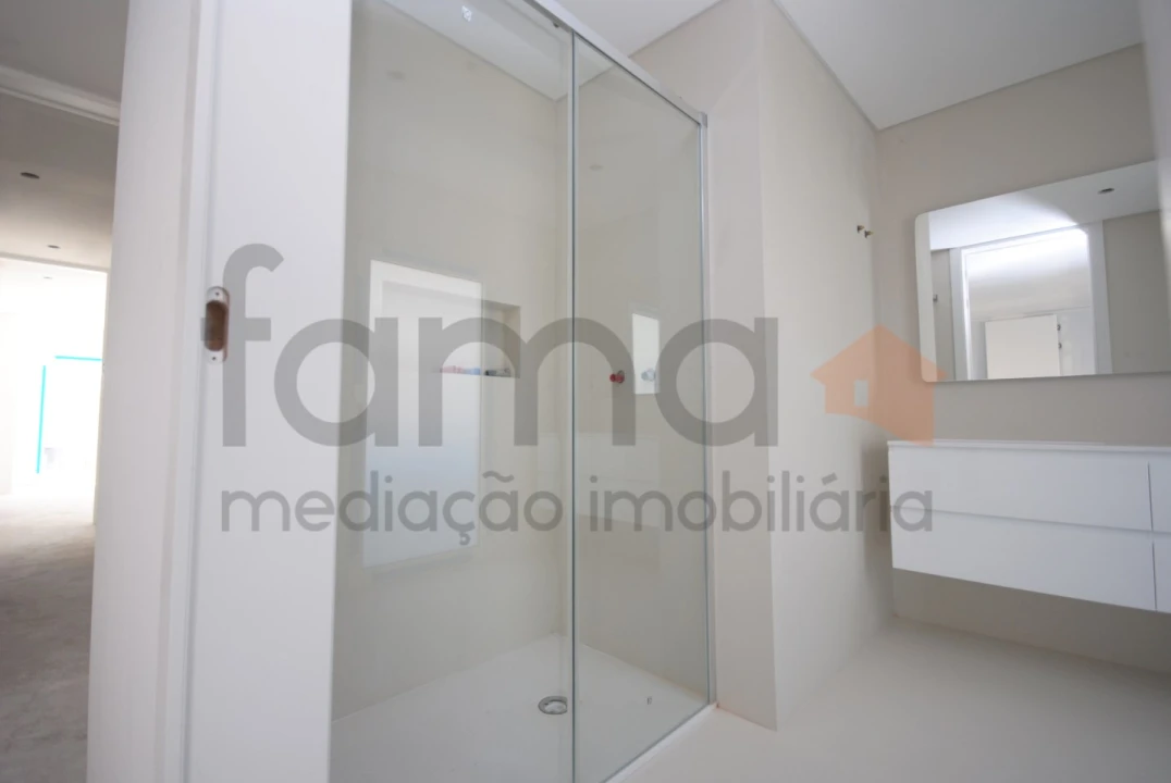 Moradia T4 para Venda em Cascais e Estoril Foto 29