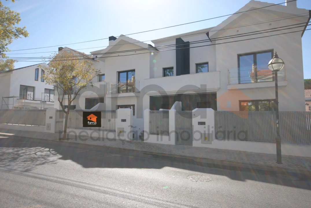 Moradia T4 para Venda em Cascais e Estoril Foto 1