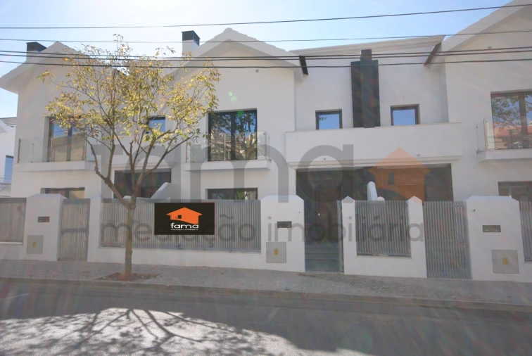 Moradia T4 para Venda em Cascais e Estoril Foto 36