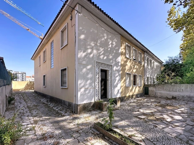Moradia T6 para Venda em Benfica