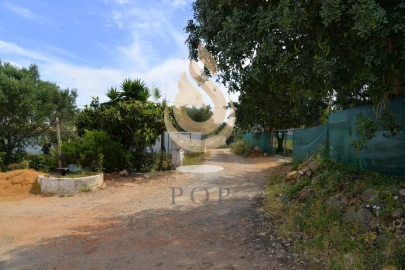 Moradia T4 para Venda em Moncarapacho e Fuseta