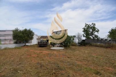 Moradia T4 para Venda em Moncarapacho e Fuseta