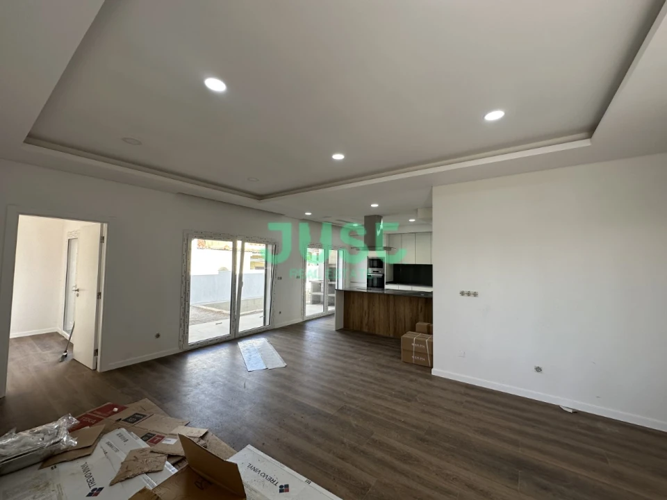 Moradia T3 para Venda em Fernao Ferro Foto 2