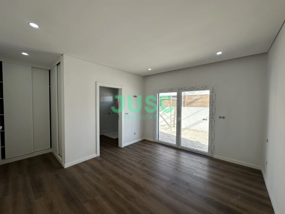 Moradia T3 para Venda em Fernao Ferro Foto 8