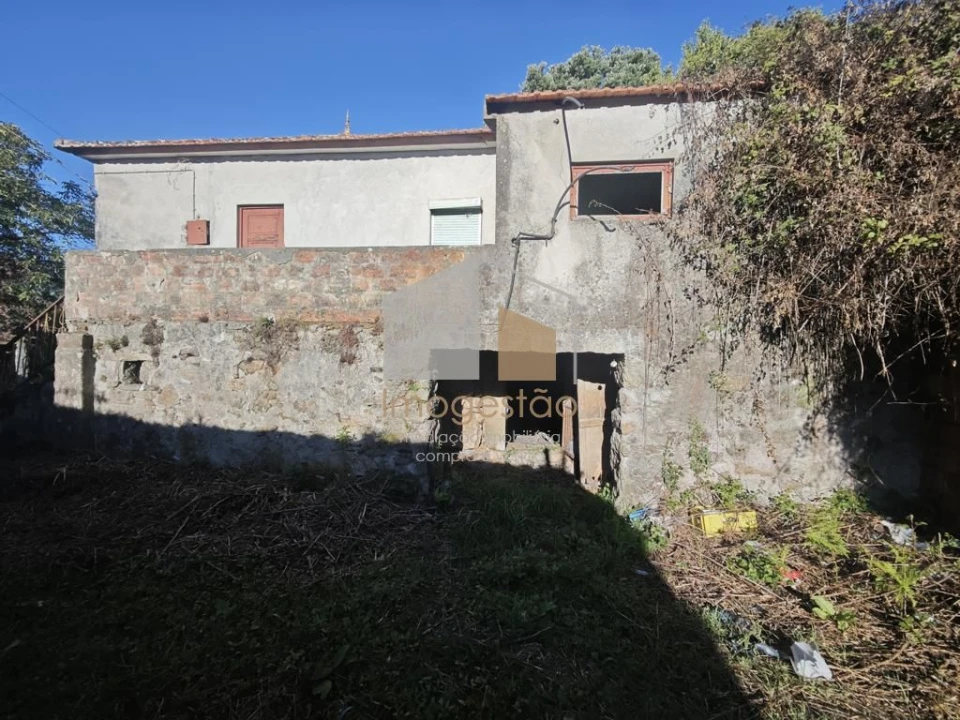 Moradia T2 para Venda em Cornes Foto 2