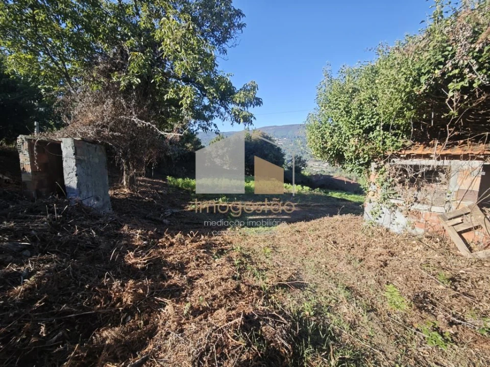 Moradia T2 para Venda em Cornes Foto 8