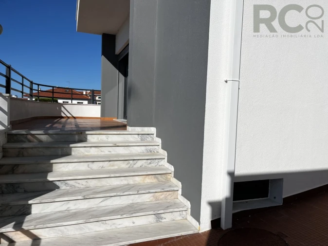 Moradia T3 para Venda em Silveira Foto 4