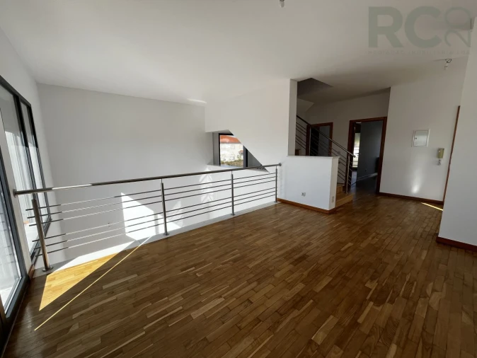 Moradia T3 para Venda em Silveira Foto 24