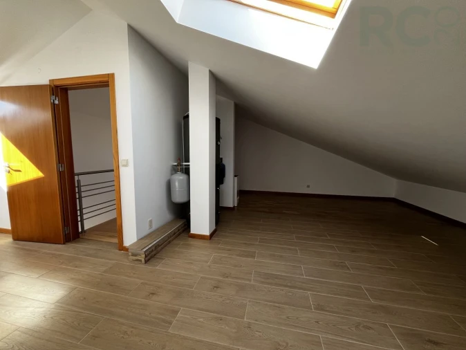 Moradia T3 para Venda em Silveira Foto 36