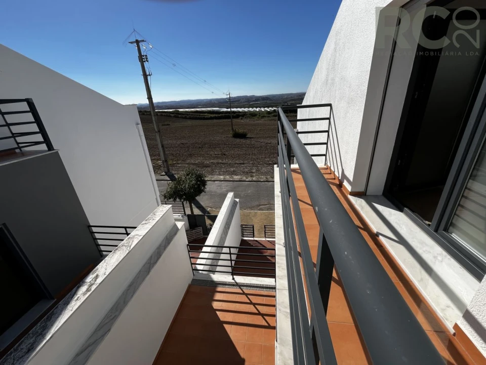 Moradia T3 para Venda em Silveira Foto 40