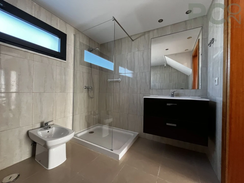 Moradia T3 para Venda em Silveira Foto 19