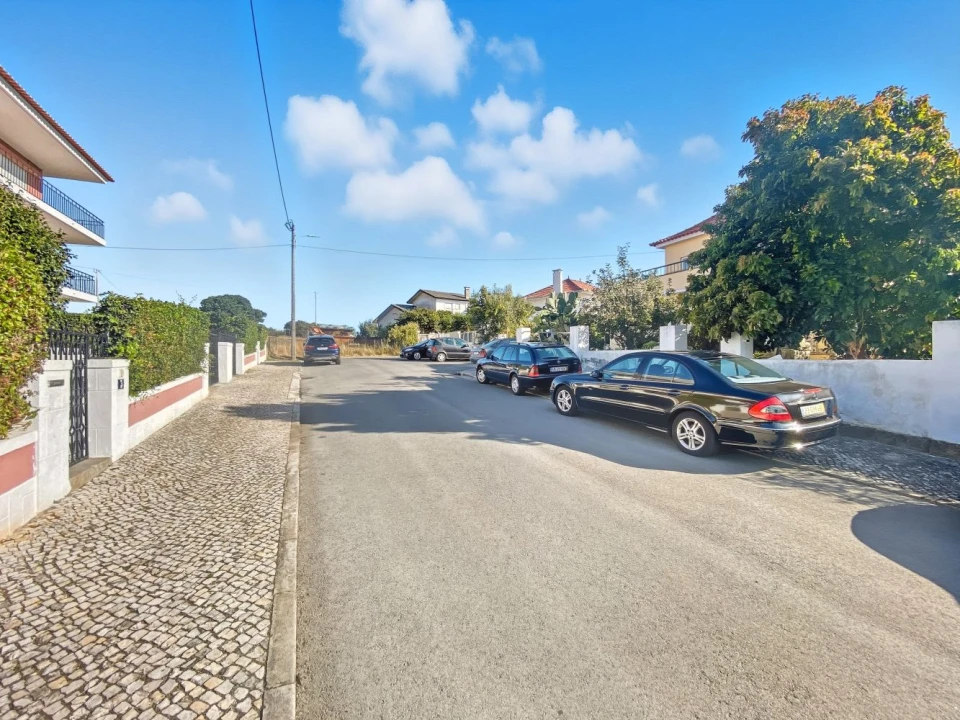 Moradia T6 para Venda em Barcarena Foto 11