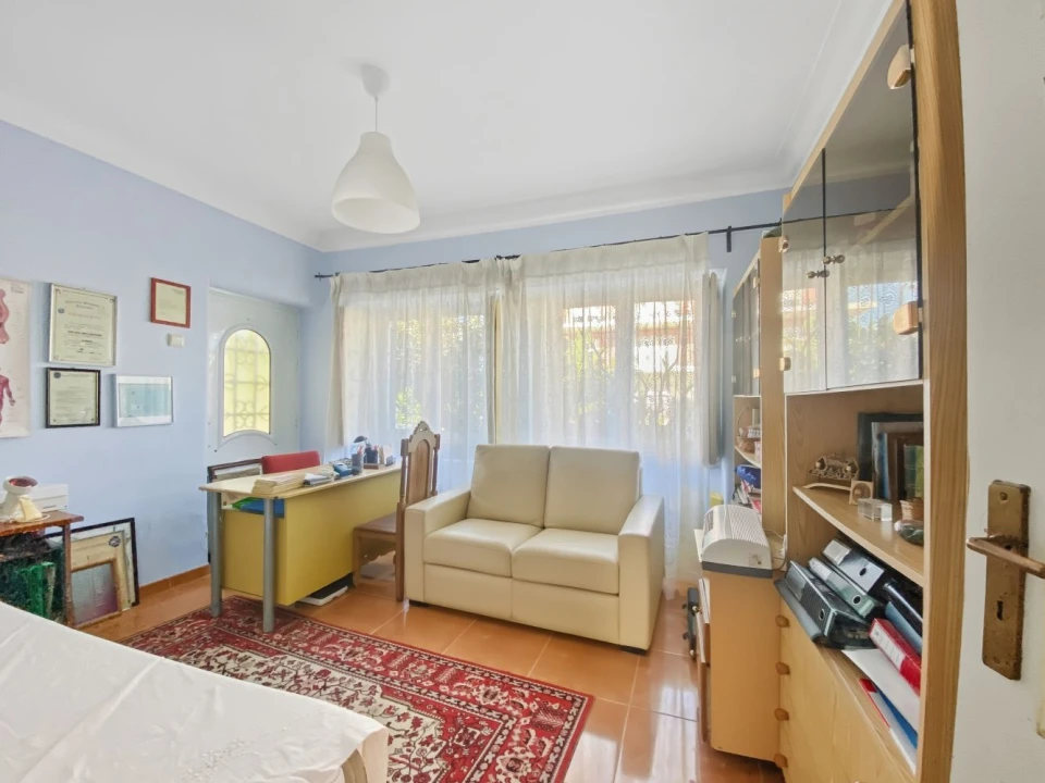 Moradia T6 para Venda em Barcarena Foto 13