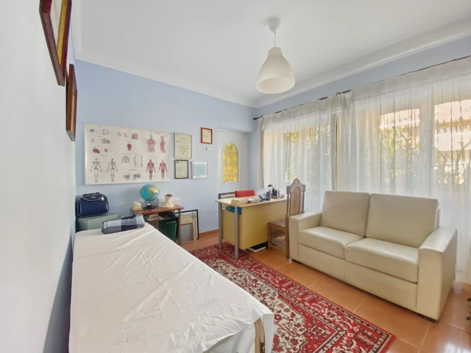 Moradia T6 para Venda em Barcarena Foto 12