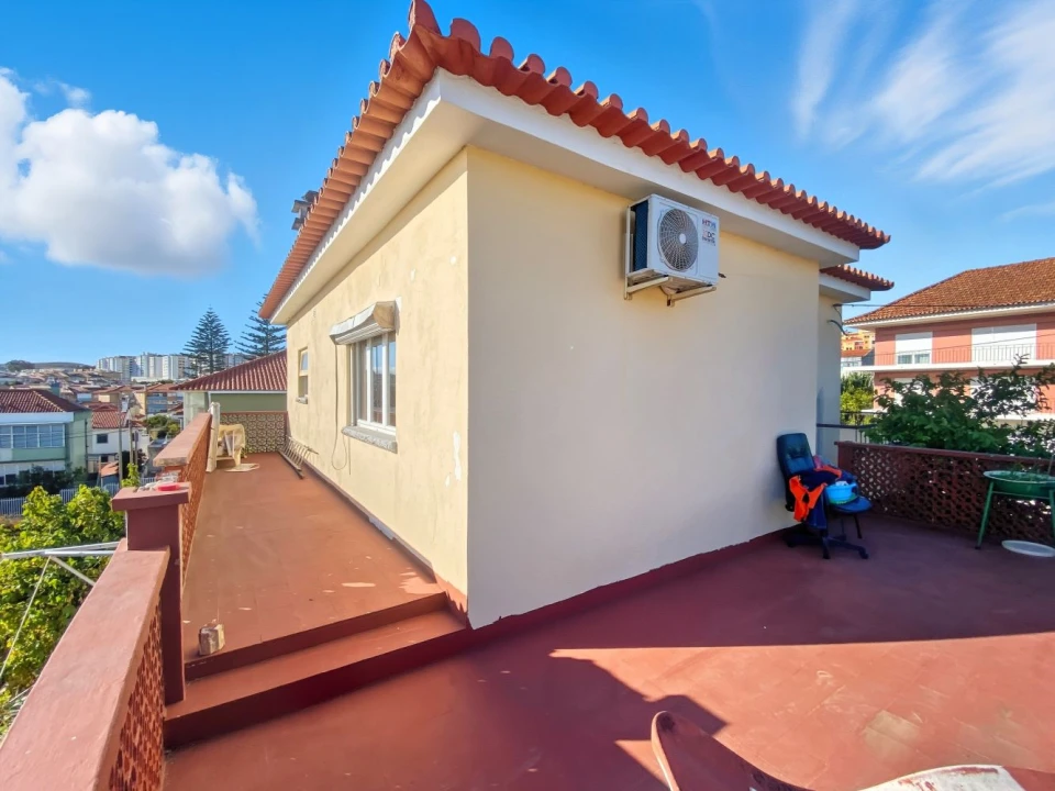 Moradia T6 para Venda em Barcarena Foto 25