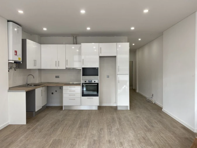 Apartamento T1 para Venda em Rio de Mouro Foto 2