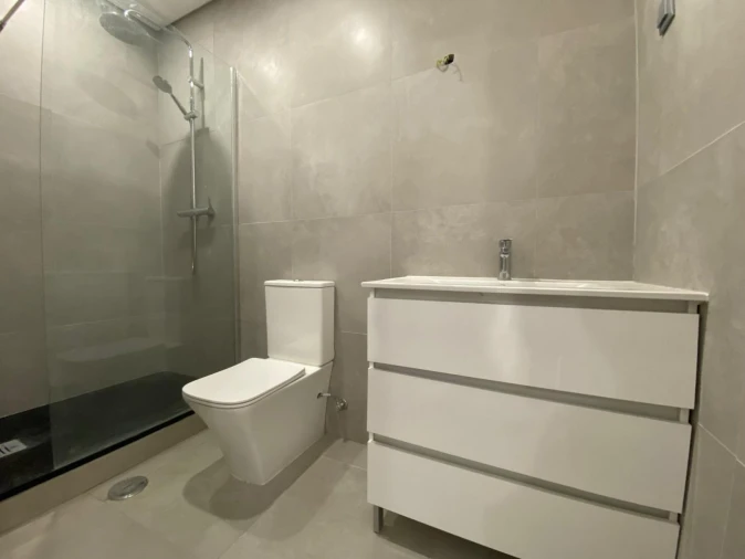 Apartamento T1 para Venda em Rio de Mouro Foto 17