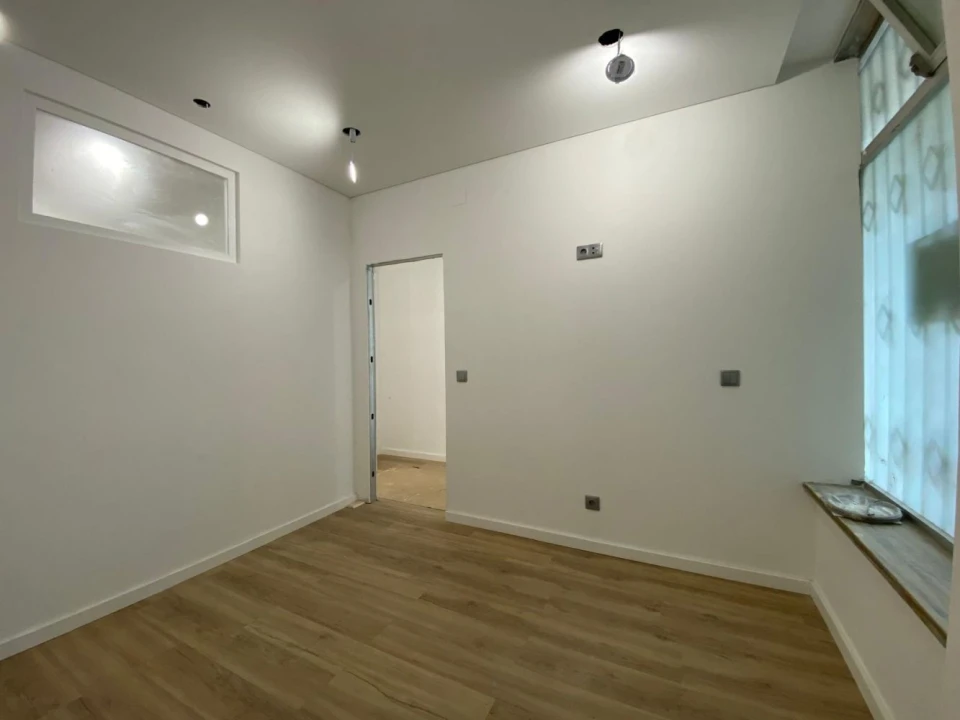 Apartamento T1 para Venda em Rio de Mouro Foto 9