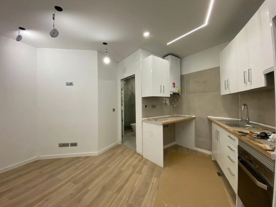 Apartamento T1 para Venda em Rio de Mouro Foto 6