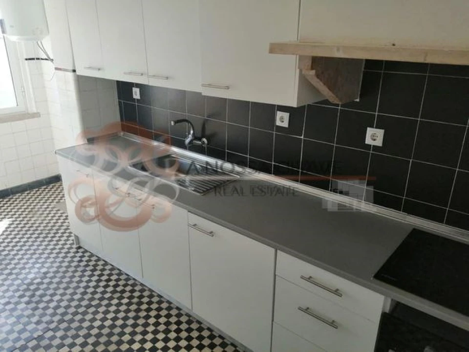 Apartamento T2 para Venda em Amora Foto 1