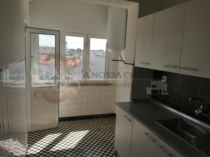 Apartamento T2 para Venda em Amora Foto 2