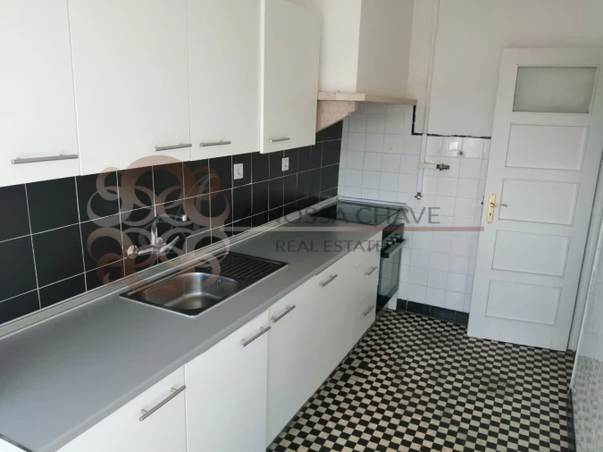 Apartamento T2 para Venda em Amora Foto 3