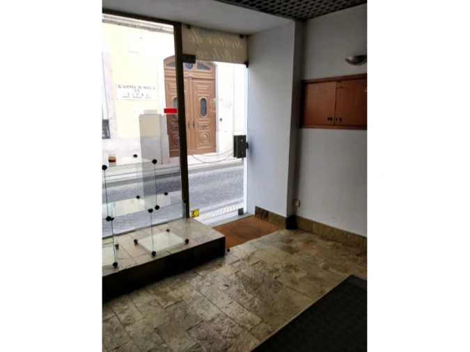 Loja para Arrendamento em Caia, São Pedro e Alcáçova Foto 10