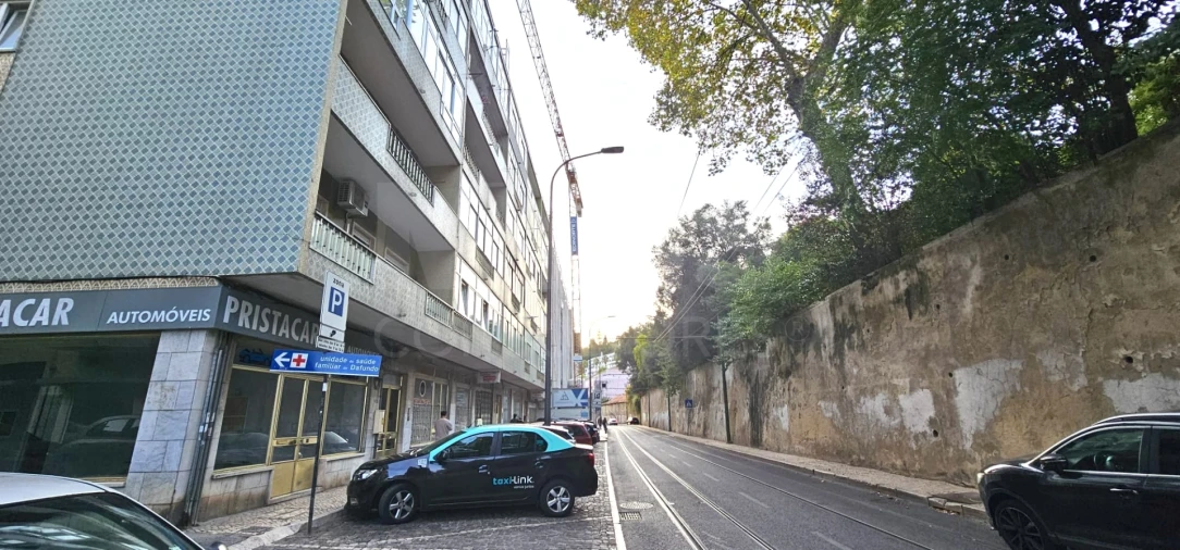 Loja para Venda em Algés, Linda-A-Velha e Cruz Quebrada-Dafundo