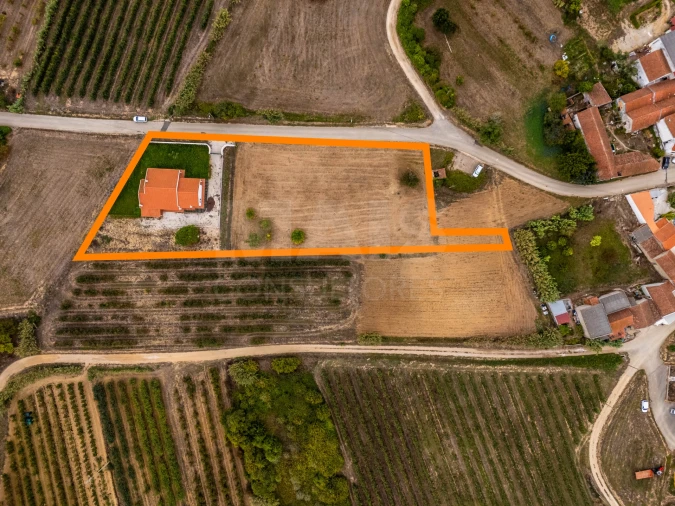 Moradia T4 para Venda em Usseira Foto 2