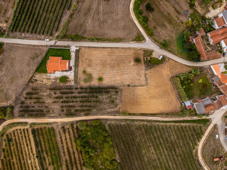 Moradia T4 para Venda em Usseira Foto 3