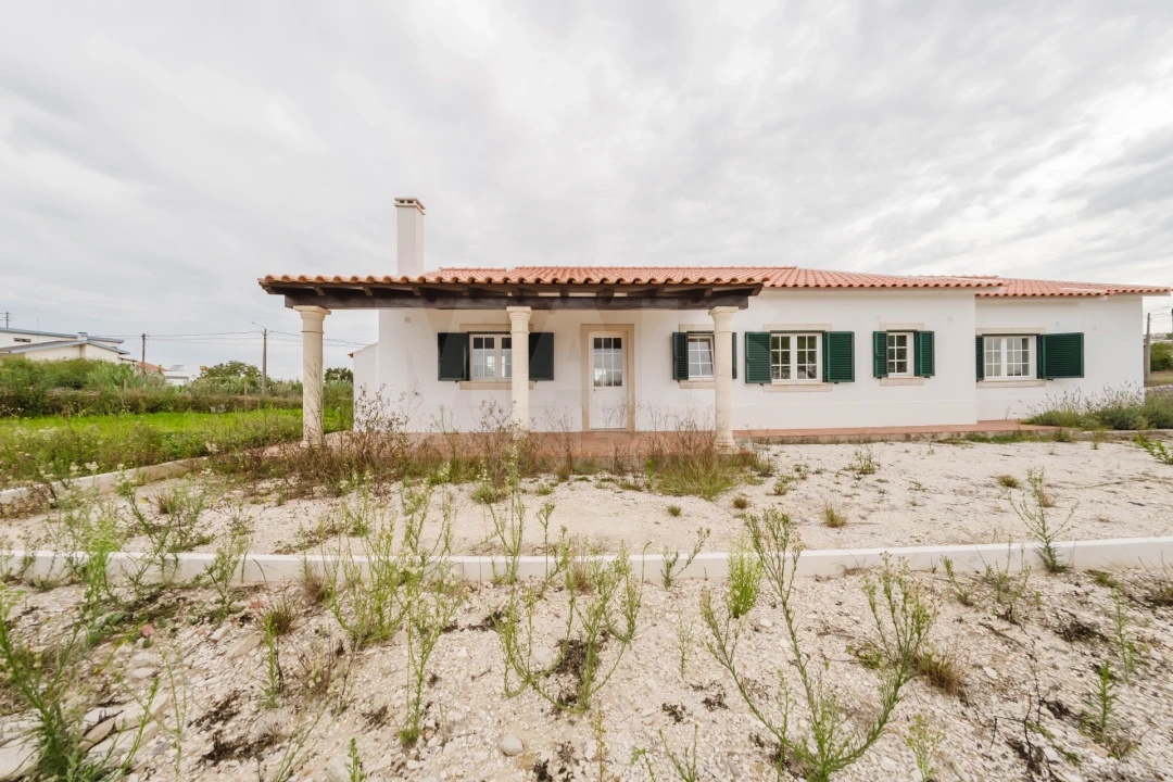 Moradia T4 para Venda em Usseira Foto 11