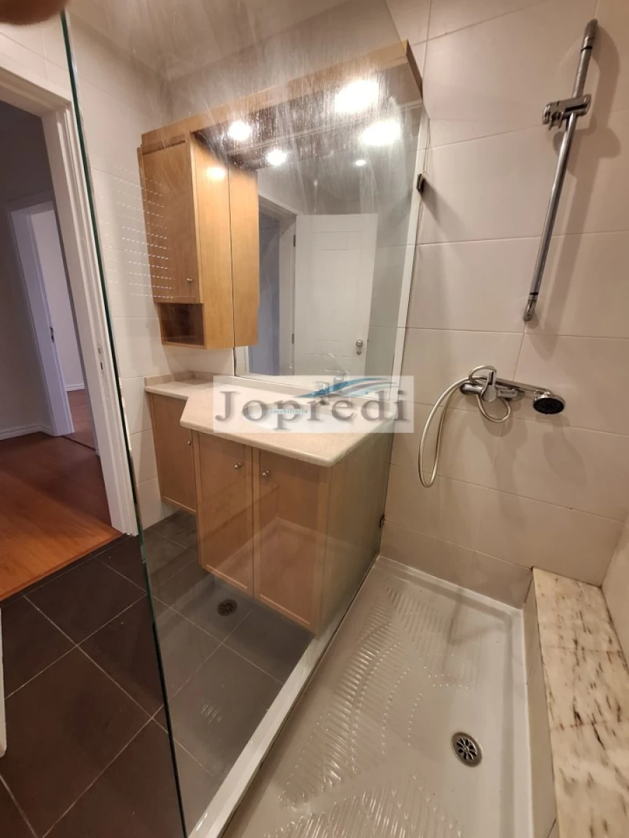 Apartamento T2 para Arrendamento em Oeiras e São Julião da Barra, Paço de Arcos e Caxias Foto 12