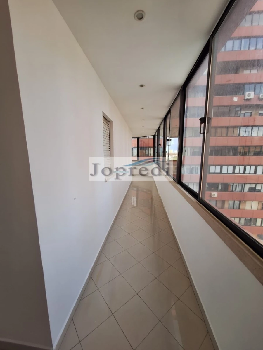 Apartamento T2 para Arrendamento em Oeiras e São Julião da Barra, Paço de Arcos e Caxias Foto 10