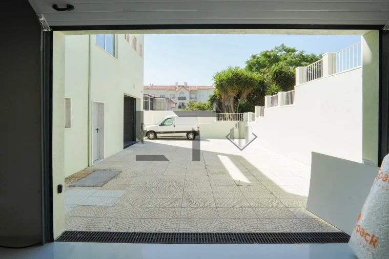 Prédio para Arrendamento em Alfragide Foto 48