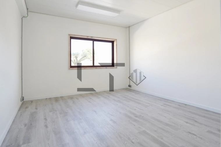 Prédio para Arrendamento em Alfragide Foto 69